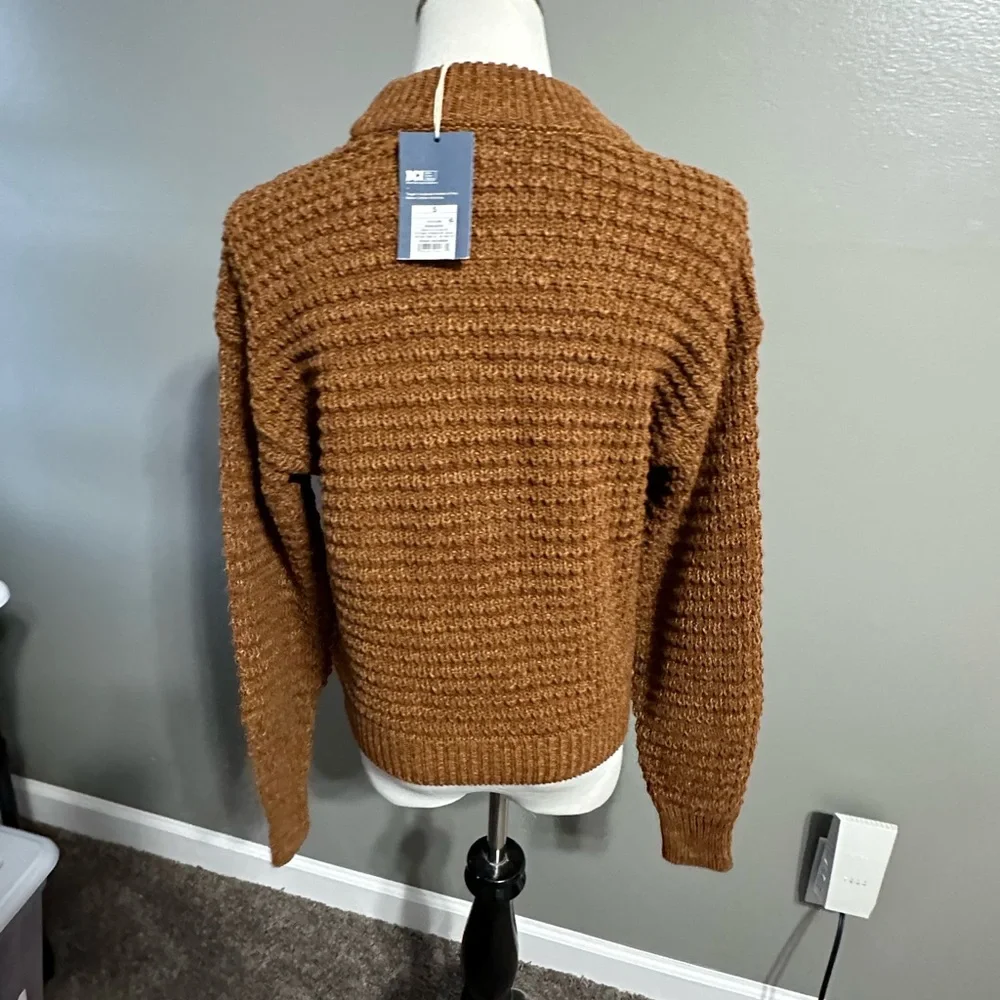 Universal thread goods‎ co. women’s S long sleeve, mock neck knit crop sweater